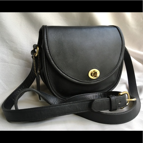 Coach Handbags - Vintage Coach Watson Crossbody 9981